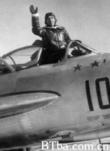 长空比翼 (1970)  BT磁力 迅雷网盘下载
