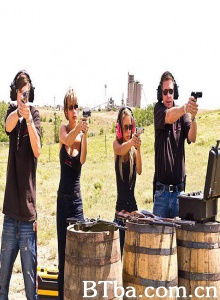 玩枪走火 美国枪 第一季 American Guns Season 1 (2011) 1080P BT磁力 迅雷网盘下载
