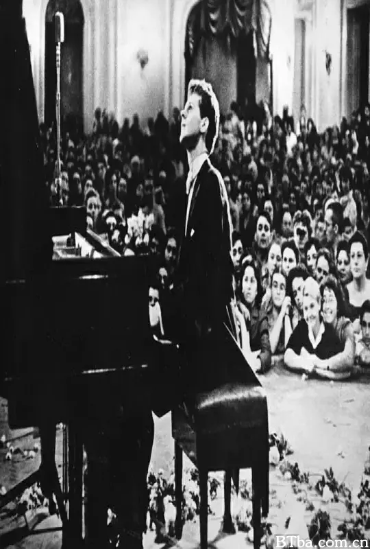 范·克莱本钢琴大赛：五十年辉煌史/The Cliburn: 50 Years of Gold