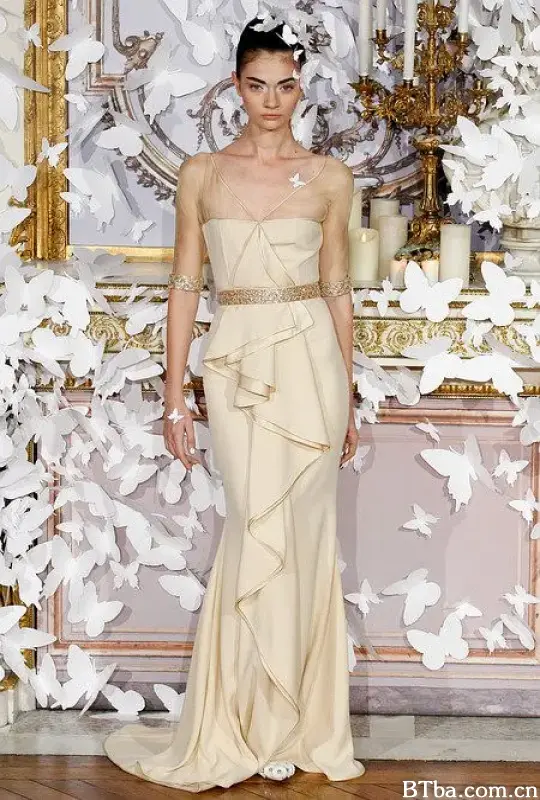 巴黎高定时装周：和艾历克西斯·马毕在一起的一周 HAUTE COUTURE IN PARIS, A WEEK WITH ALEXIS MABILLE (2014) 1080P/WEB-DL BT磁力 迅雷网盘下载