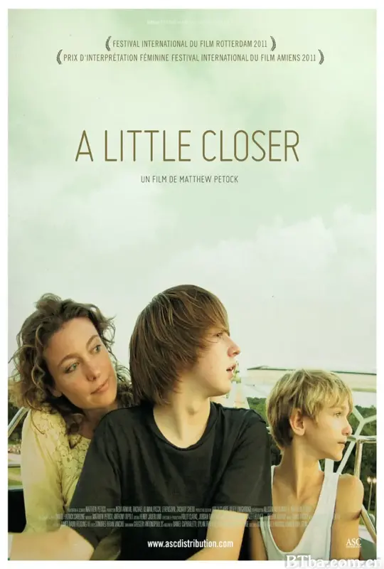 再靠近一点/A Little Closer